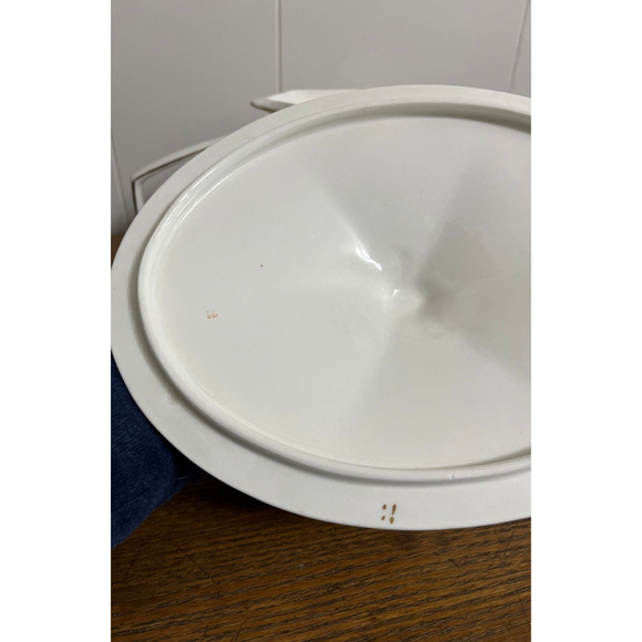 Vintage W.H. Grindley & Co The Victory Covered Vegetable Bowl - Picture 8 of 11